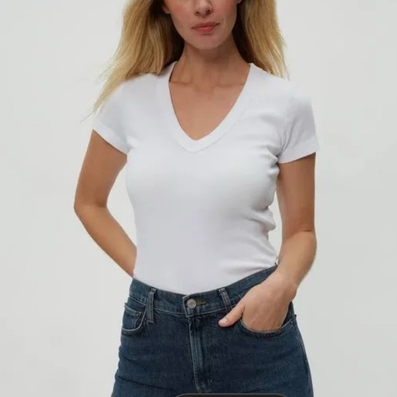 Michael Stars Anthropologie Nikki V-Neck Tee - Picture 1 of 4